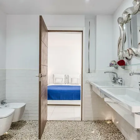 Luxury 2 Bedrooms Sea View Flat *